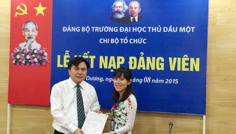 Ba cán bộ trẻ ưu tú vinh dự đứng vào hàng ngũ Đảng Cộng sản Việt Nam